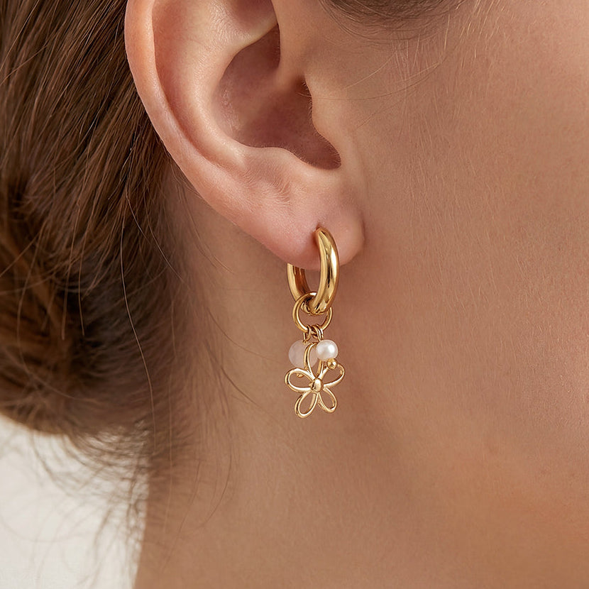Pearl flower oorbellen