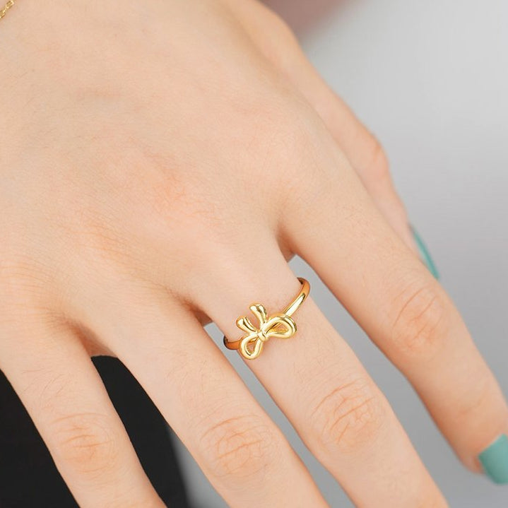 Tiny bow ring